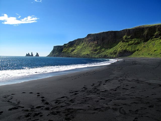 Black Sand Beaches Iceland: Reynisfjara Black Sand Beach