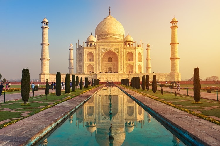 Taj Mahal 7 Wonders And Places To Visit In Agra