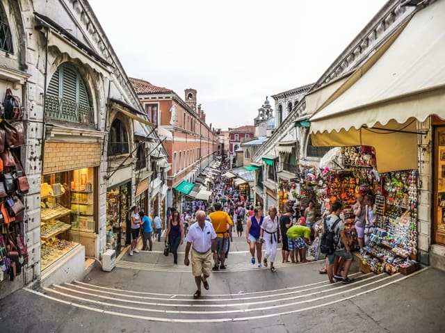 Shopping In Venice