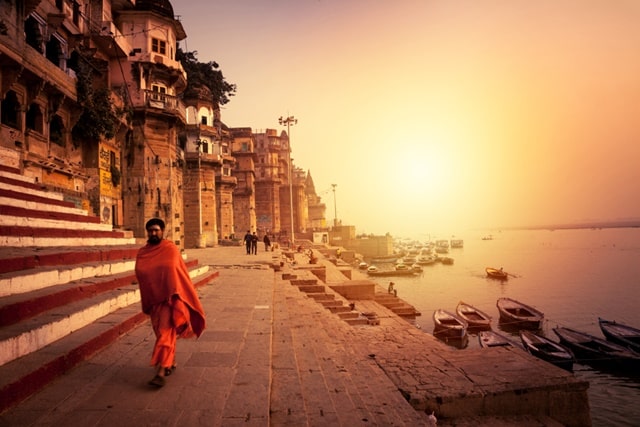 Places To Visit In Varanasi Tourism: Ghats: Temples
