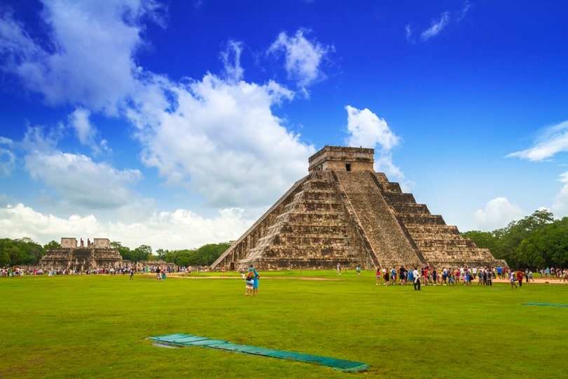 Travel Guide To Pyramid Of Chichen Itza: Seven Wonders Of The World
