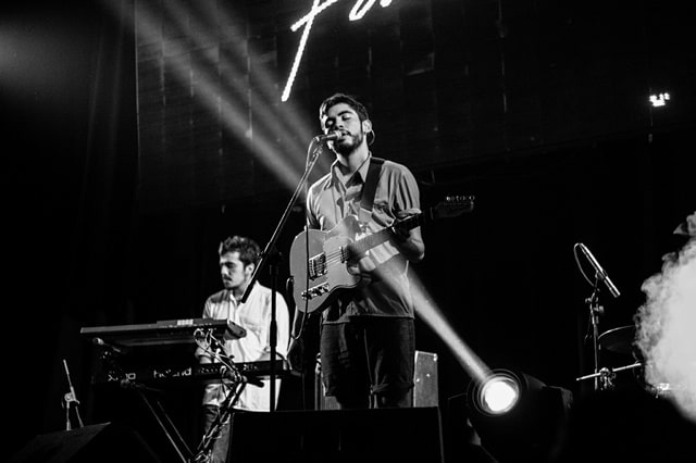 Watch A Live Concert At Commodore