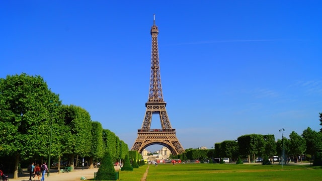How Much Does The Eiffel Tower Weigh?